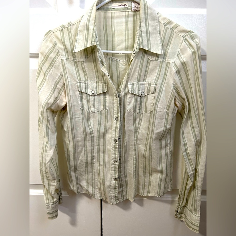 Refuge size medium shirt